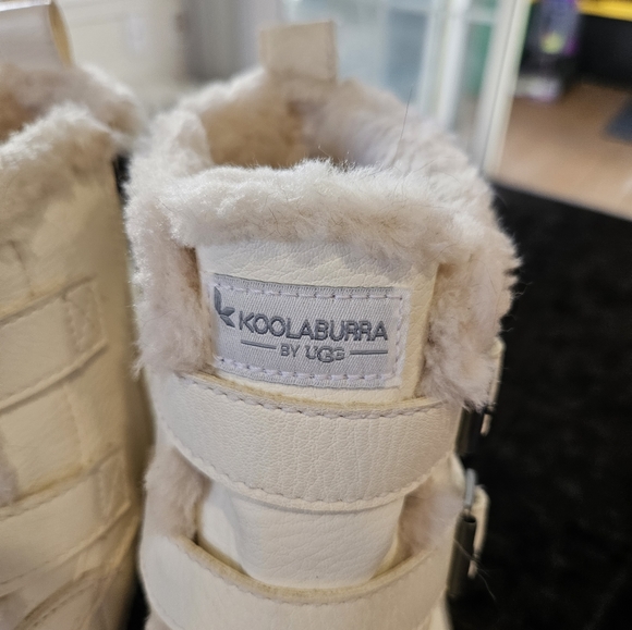 UGG Koolaburra White Boots Size 10 - Picture 5 of 5
